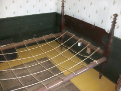 bed, rope